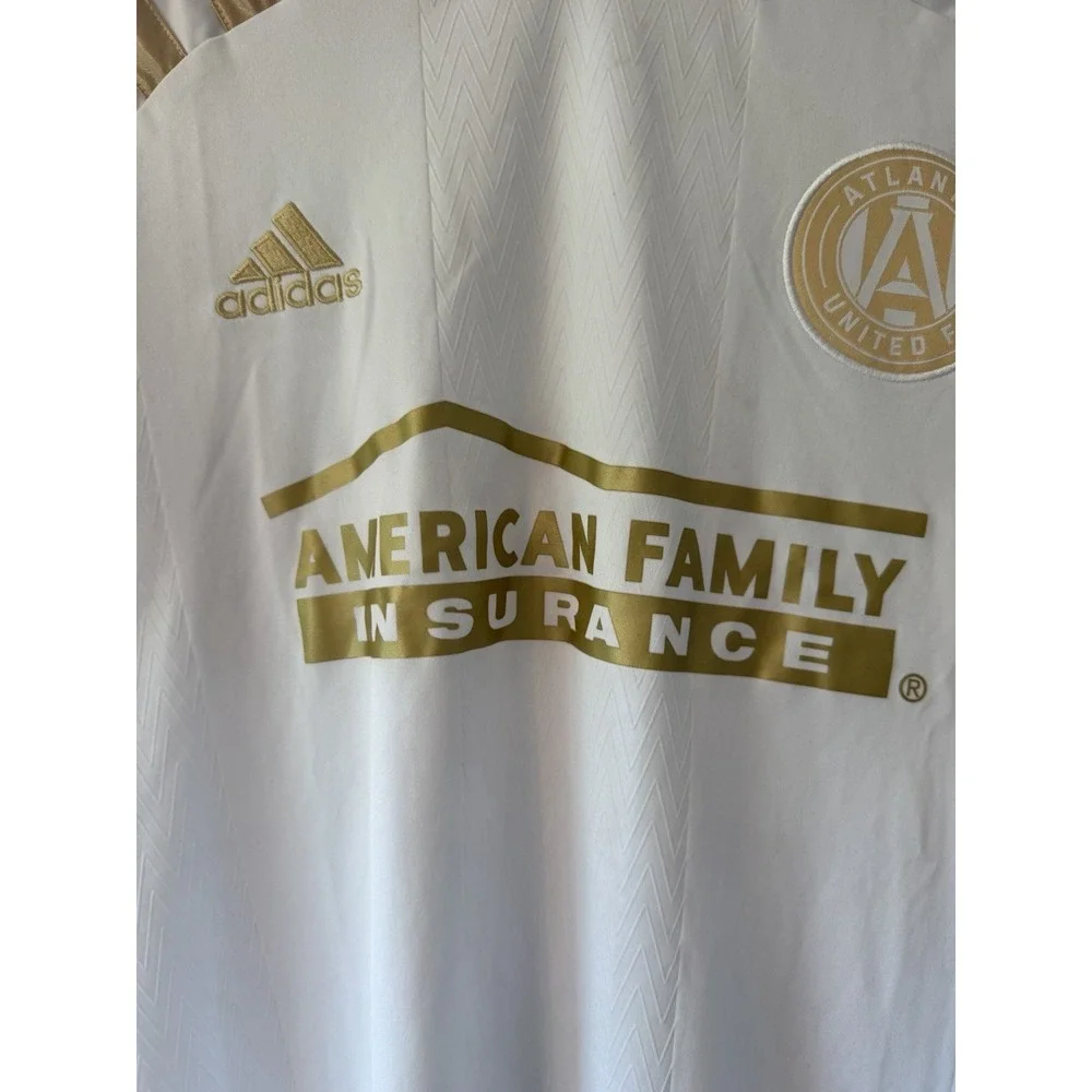 Atlanta United FC Soccer Jersey Men's Small White Gold Short Sleeve Adidas
